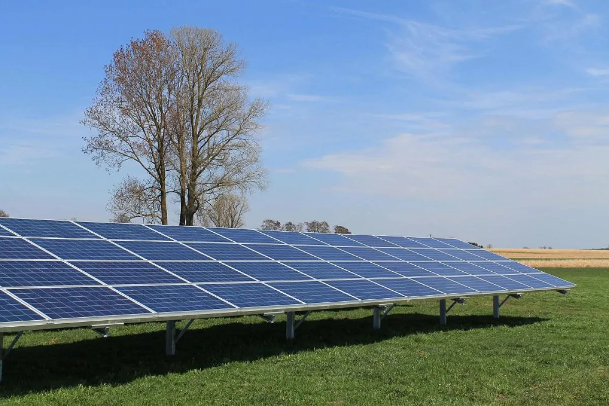 NATURSTROM Freiflächen-Solaranlage