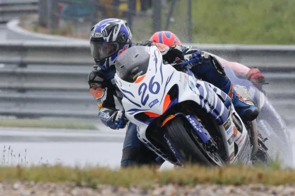 Grams drittbester deutscher Fahrer beim IDM-Rennen in Oschersleben Bild: Grams drittbester deutscher Fahrer beim IDM-Rennen in Oschersleben