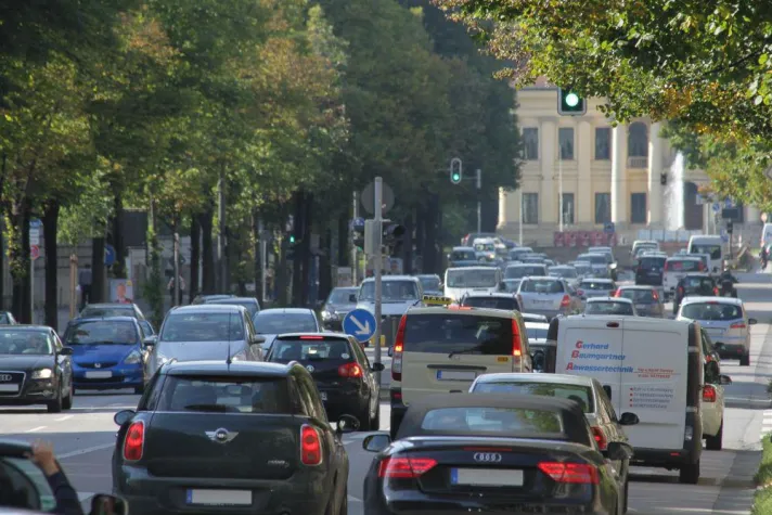 Bild: Der 5. STÄDTE-STAU-CHECK von Mobil in Deutschland e.V.: Helene Fischer legte Stuttgart lahm