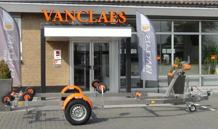 Bootsanhänger aus Edelstahl Bild: Bootsanhänger aus Edelstahl