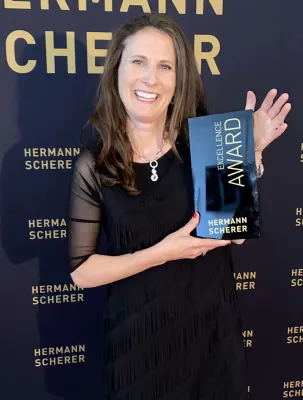 Bild: Powerfrau macht anderen Frauen Mut