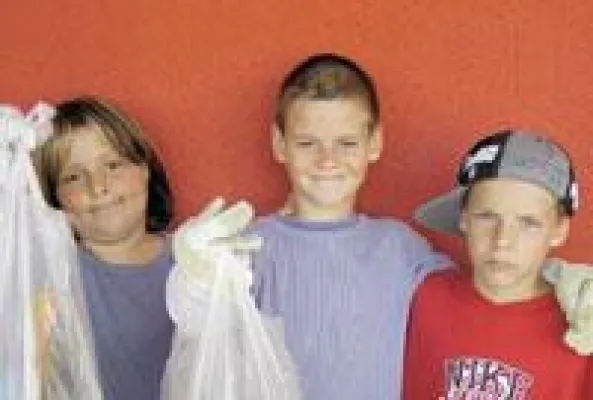 Bild: Sauberhafter Schulweg - Über 30.000 Schülerinnen und Schüler aus Hessen werden für eine saubere Umwelt aktiv