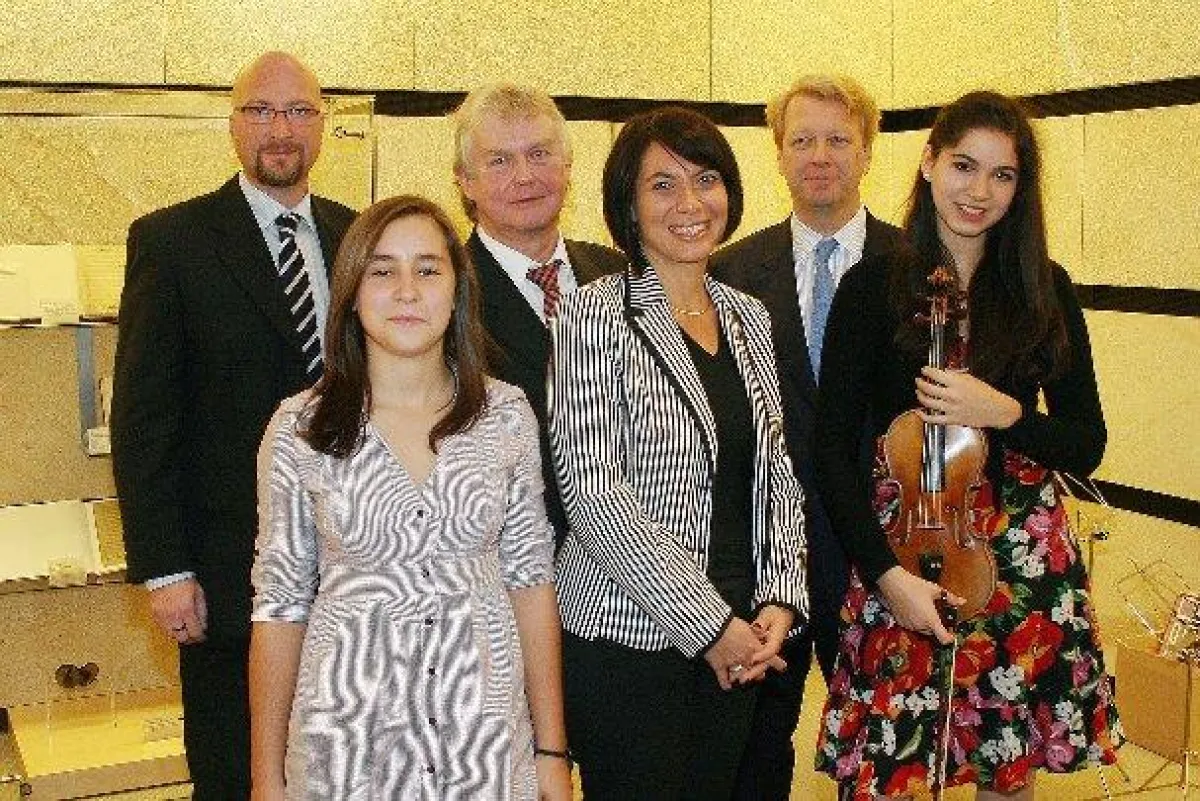 M.Frank, Yahama Musikschule, Belgin Satilmis, Gymn. Boerhaavegasse Preisträgerin Klangwelt Haydn, K. Schrittwieser, Lernen mit Zukunft,Dr. S. Brandsteidl, Präsidentin Stadtschulrat Wien, Dr. Th.Angyan