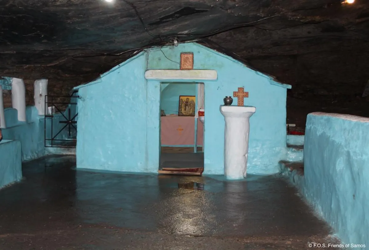 In einer tiefen Grotte am Spiliani Kloster befindet sich eine Kapelle der Mutter Gottes.