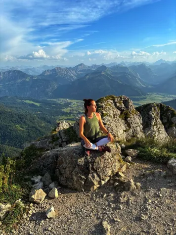 Denise Mayer bringt Therapie in die Berge Bild: Denise Mayer bringt Therapie in die Berge