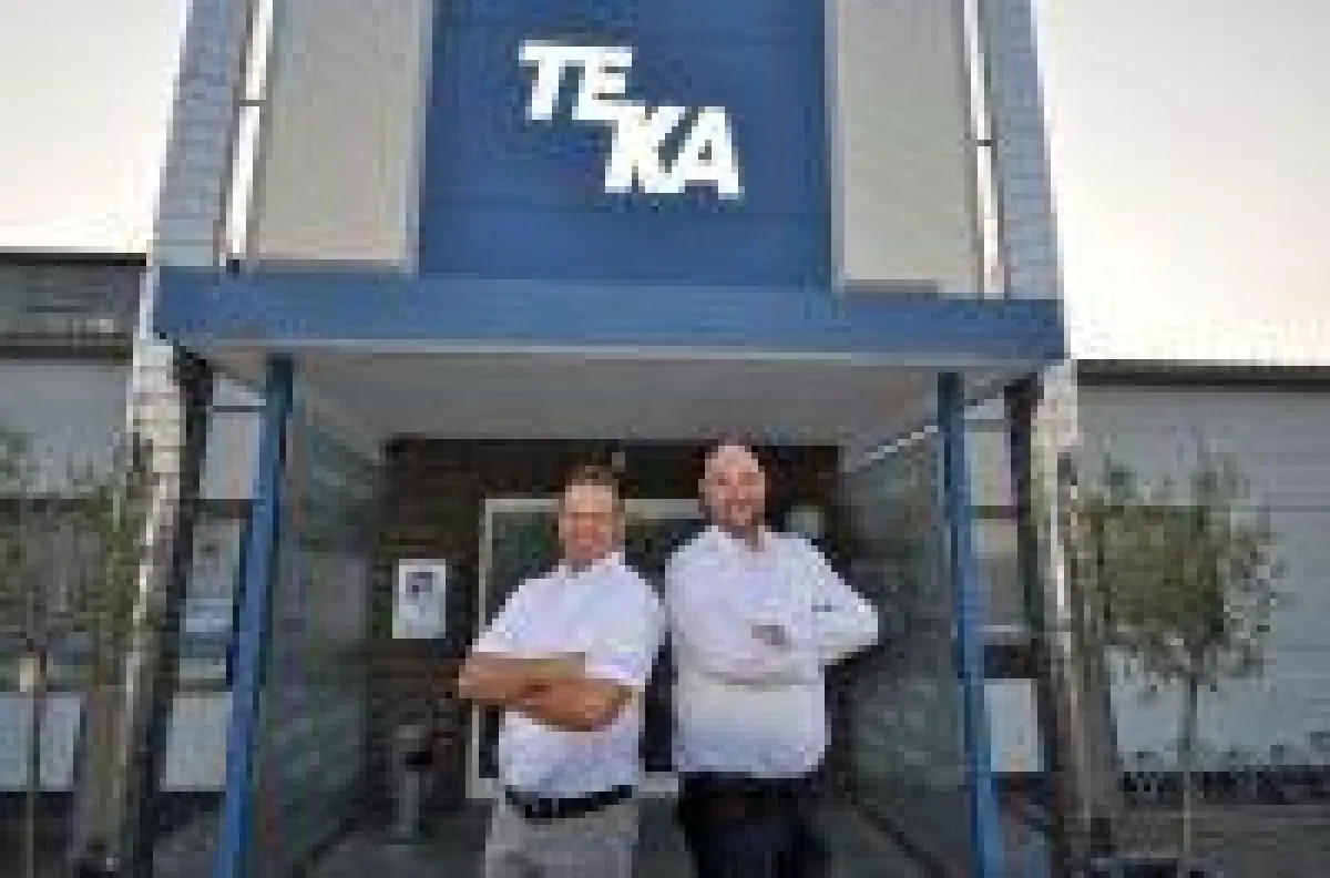 TEKA-Geschäftsführer Simon Telöken (r.) und Personalleiter Björn Wendland sehen TEKA gestärkt durch den deutlichen Personalzuwachs