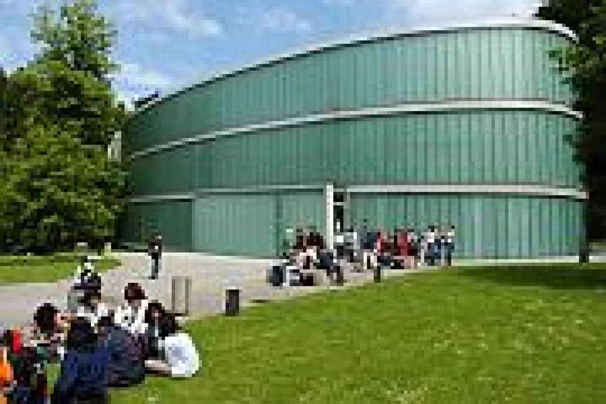 Museum Außenansicht c_A. Laaks
