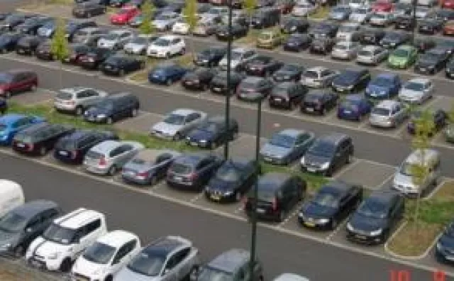 Bild: Parken und Parkmöglichkeiten am Flughafen Köln Bonn