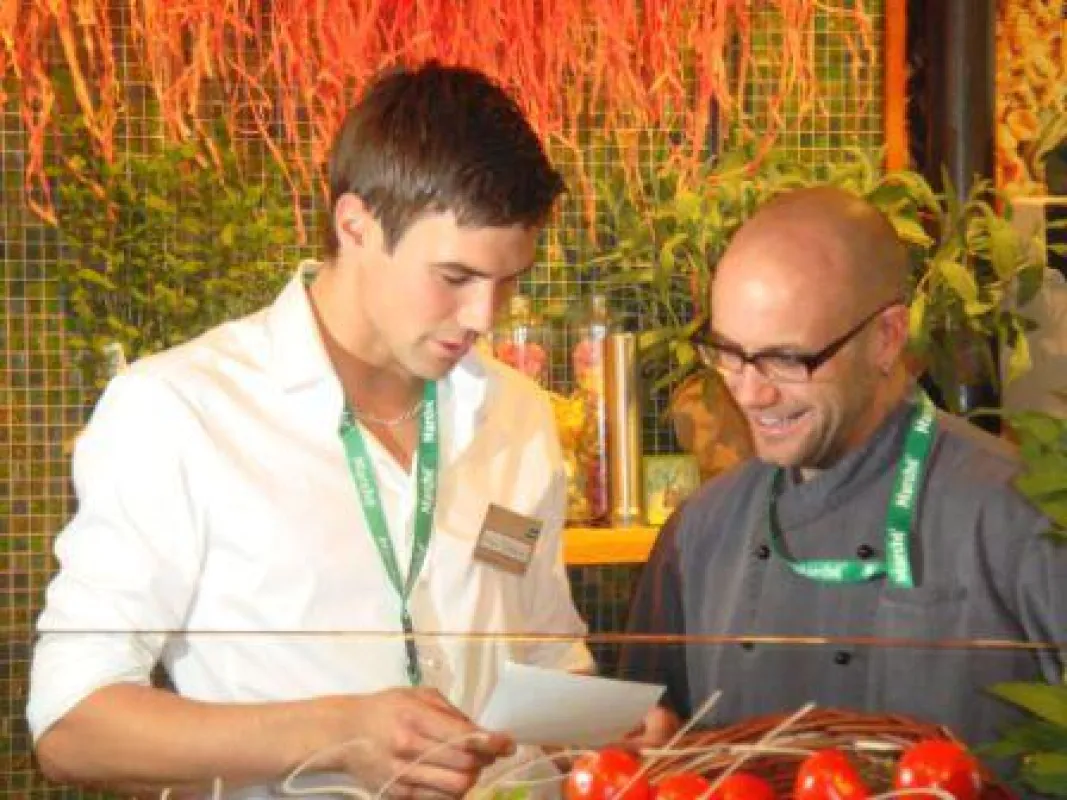 Mister Schweiz André Reithebuch und der Starkoch René Schudel im Marché Würenlos