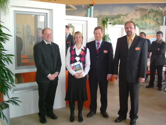 Einweihungsfeier von Ekofit - Fenster und Türen Bild: Einweihungsfeier von Ekofit - Fenster und Türen