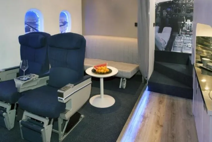 Bild: Eine Nacht im Flugzeug