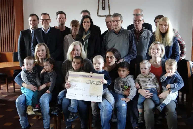 Arvato SCM Solutions spendet 5.000 Euro an gemeinnützige Projekte in Harsewinkel Bild: Arvato SCM Solutions spendet 5.000 Euro an gemeinnützige Projekte in Harsewinkel