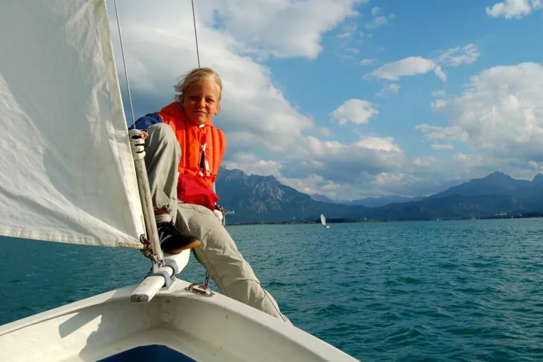 Bild: Kleine Piraten, große Segler - Sommerurlaub und Segelspaß für Familien