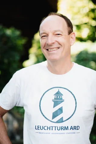 Bild: Pressemitteilung zur 100. Mahnwache vor den Medienhäusern für eine neue Ethik des Journalismus