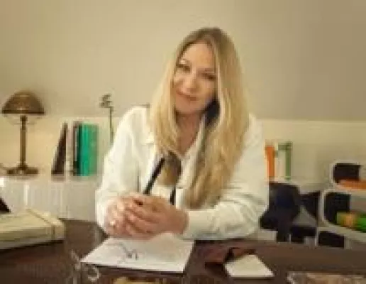 Bild: Juliane Werding eröffnet Heilpraxis