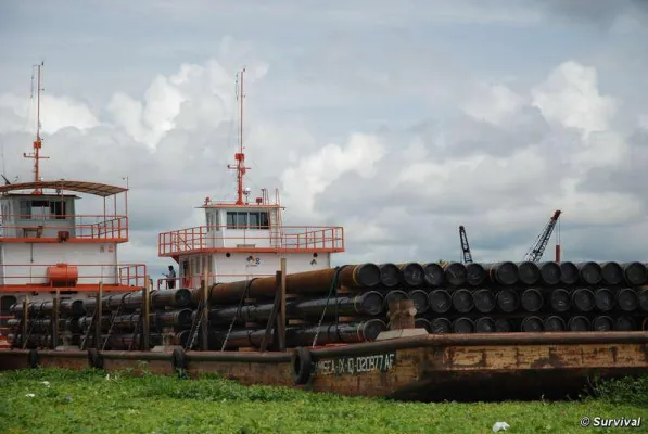Bild: Beweise 'vertuscht': Öl-Pipeline im Amazonas genehmigt