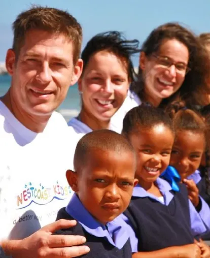 Bild: Berliner Zahnärzte von KU64 und die Laureate Stiftung helfen Kindern in Südafrika