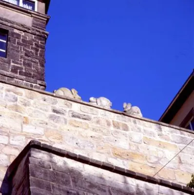 Bild: Kroniche Housnkuh - In Kronach sind die Bürger nicht nur an Ostern stolz auf ihr langohriges Stadtmaskottchen