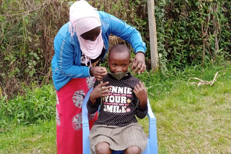Bild: Zum internationalen Tag des afrikanischen Kindes: Mit Maskenkauf Kinder in Kenia unterstützen