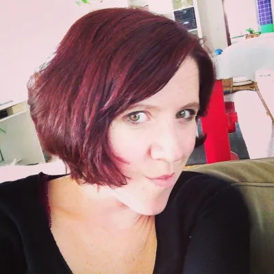 Bild: Rheinhessische Indie-Autorin strebt den internationalen Buchmarkt an