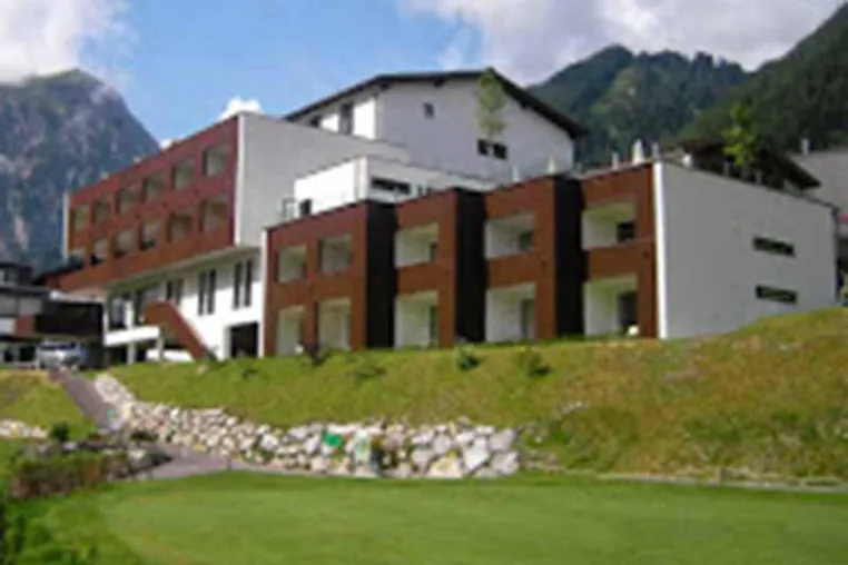 Sonnenskilauf im Skihotel Sarotla in Vorarlberg Bild: Sonnenskilauf im Skihotel Sarotla in Vorarlberg