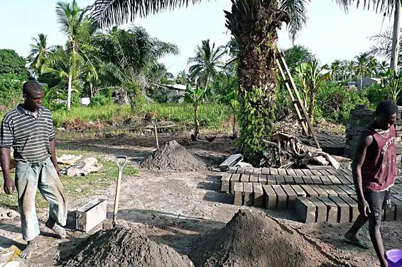 IT-Schule in Ghana wird per SMS gebaut Bild: IT-Schule in Ghana wird per SMS gebaut