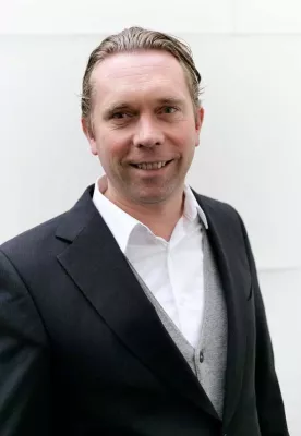 Bild: 100 Jahre Maler ADAM: Kinder dürfen ihre eigene Tapete gestalten