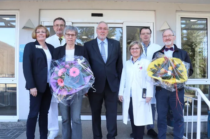 Bild: Patientenfürsprecher Dieter Gierse übergibt sein Ehrenamt an Sylvia Rohe