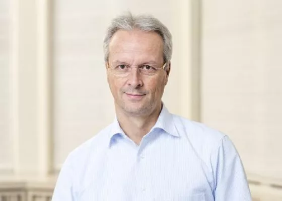 Bild: "Alltag mit Dialyse" - Prof. Jan Galle beim Deutschlandfunk im Interview