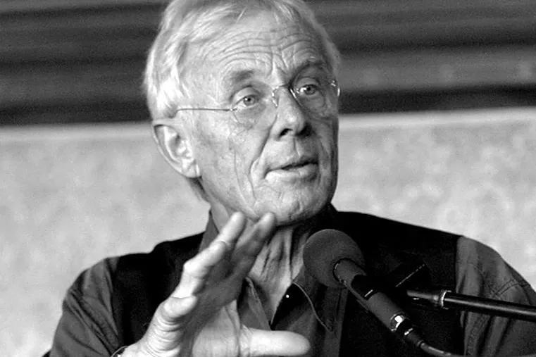 Rolf Becker liest am 4. Februar 2010 Hörbuch "Israel hören" in Hamburg im Rahmen der Woche des Gedenkens Bild: Rolf Becker liest am 4. Februar 2010 Hörbuch "Israel hören" in Hamburg im Rahmen der Woche des Gedenkens