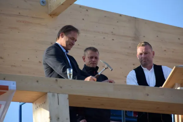 Bild: MAX-Holz Systemtechnik GmbH baut für Herstellung von MAX-Häusern Produktionshalle nach nachhaltigen Kriterien