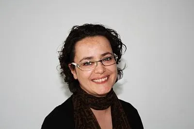 Bild: Alle relevanten Prozesse im Blick: Ann-Katrin Kuhlicke managt Zentrale Dienste bei SH business communications