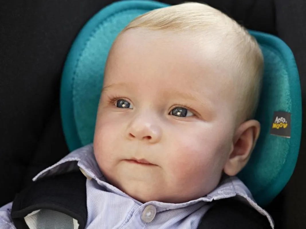 Fast alle Babys schwitzen im Auto - Der Sitzaufleger AeroMoov schafft Abhilfe