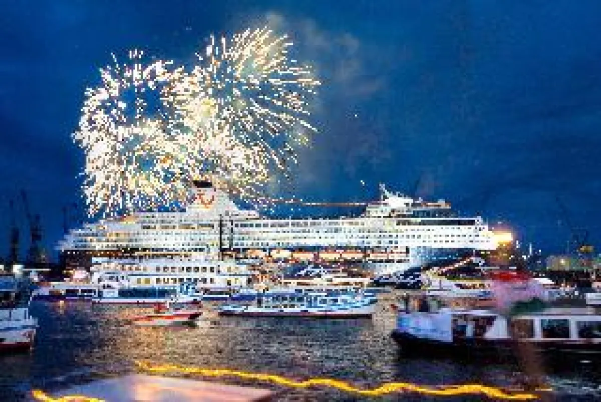 NEST one gewinnt den Grand Award 2010 für die Konzeption und Projektleitung der Schiffstaufe der