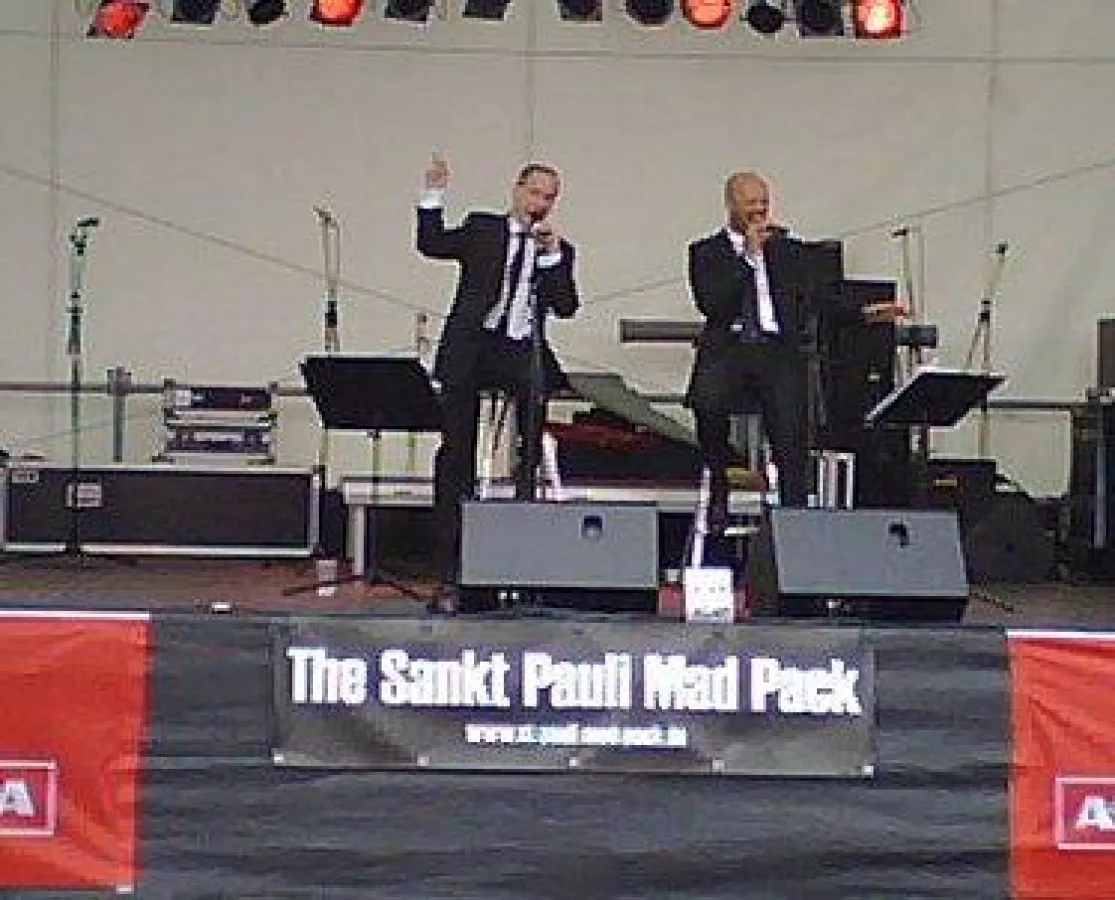 The Sankt Pauli Mad Pack auf dem Hamburger Hafengeburtstag 2009