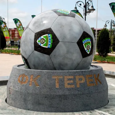 Bild: Roll Natursteine GmbH launcht Infoplattform über Kugelbrunnen aus Naturstein