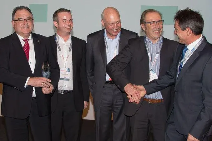 Bild: PROMATIS ist Industry Partner of the Year 2015