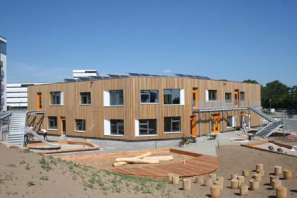 Bild: Heidelberg-Bahnstadt: Kindertagesstätte in Passivhausbauweise kurz vor Fertigstellung
