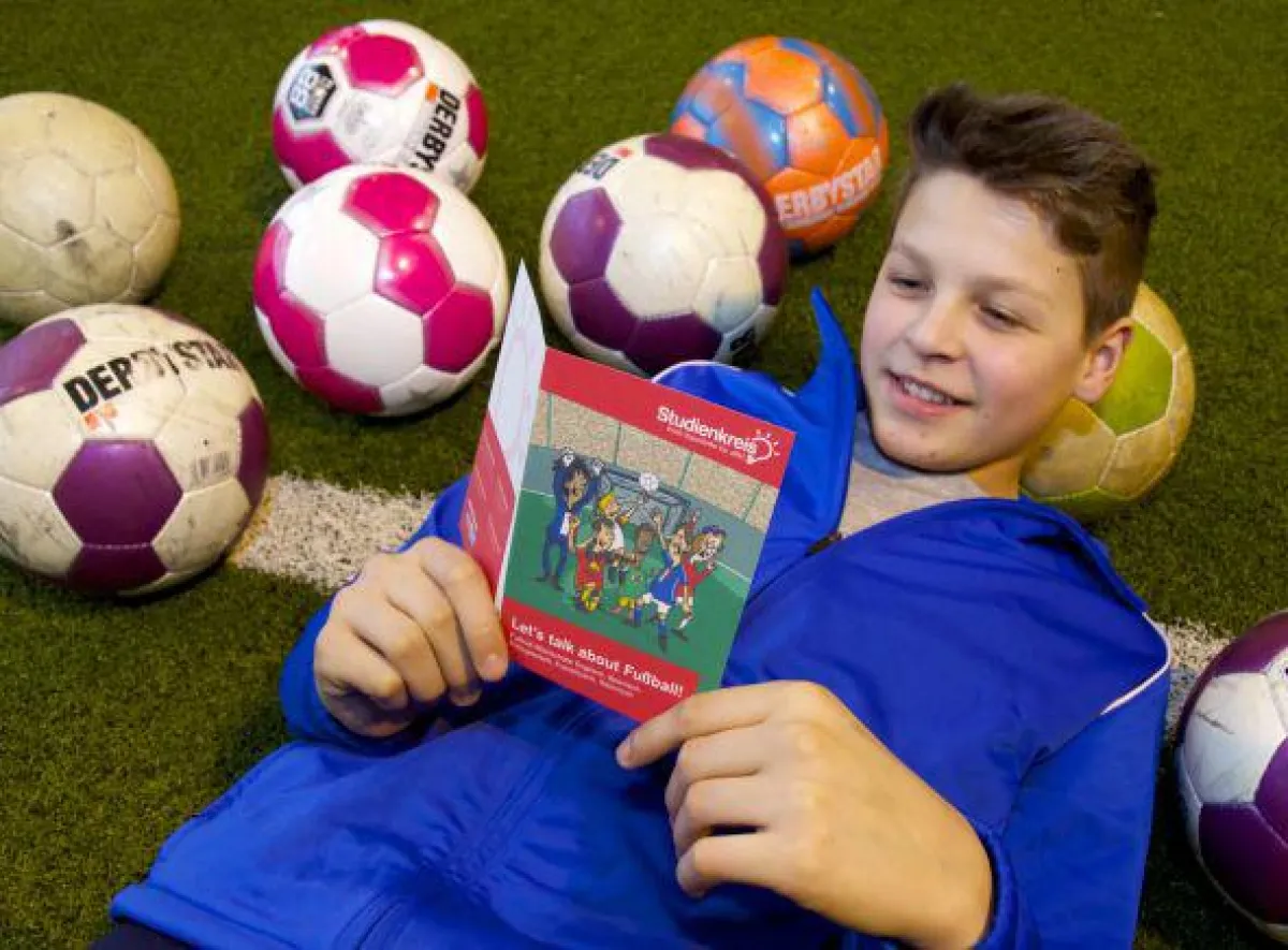 Der Studienkreis-Fußballwortschatz: Vokabeln lernen mit Spaß.