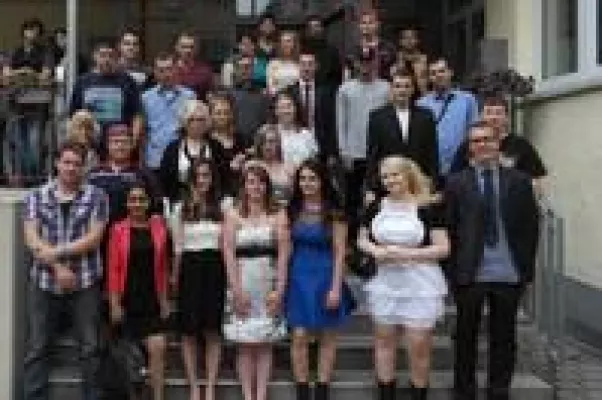 Regionales Ausbildungszentrum (RAZ) in Ulm verabschiedet Absolventen Bild: Regionales Ausbildungszentrum (RAZ) in Ulm verabschiedet Absolventen