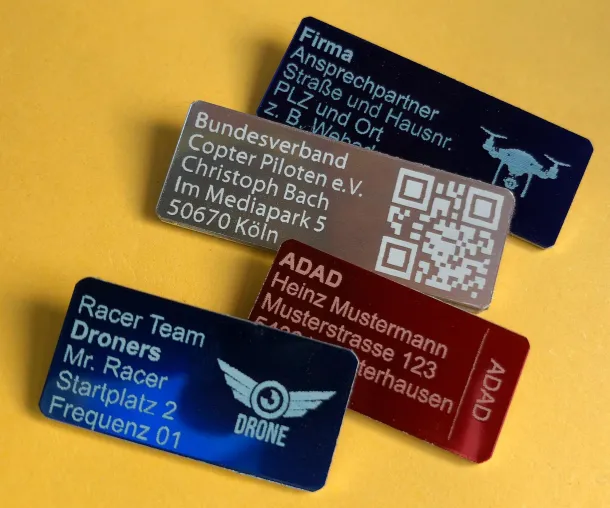 Bild: Drohnen-Plaketten – jetzt auch mit persönlichem Logo, Bild-Icon oder individuellem Labeltext