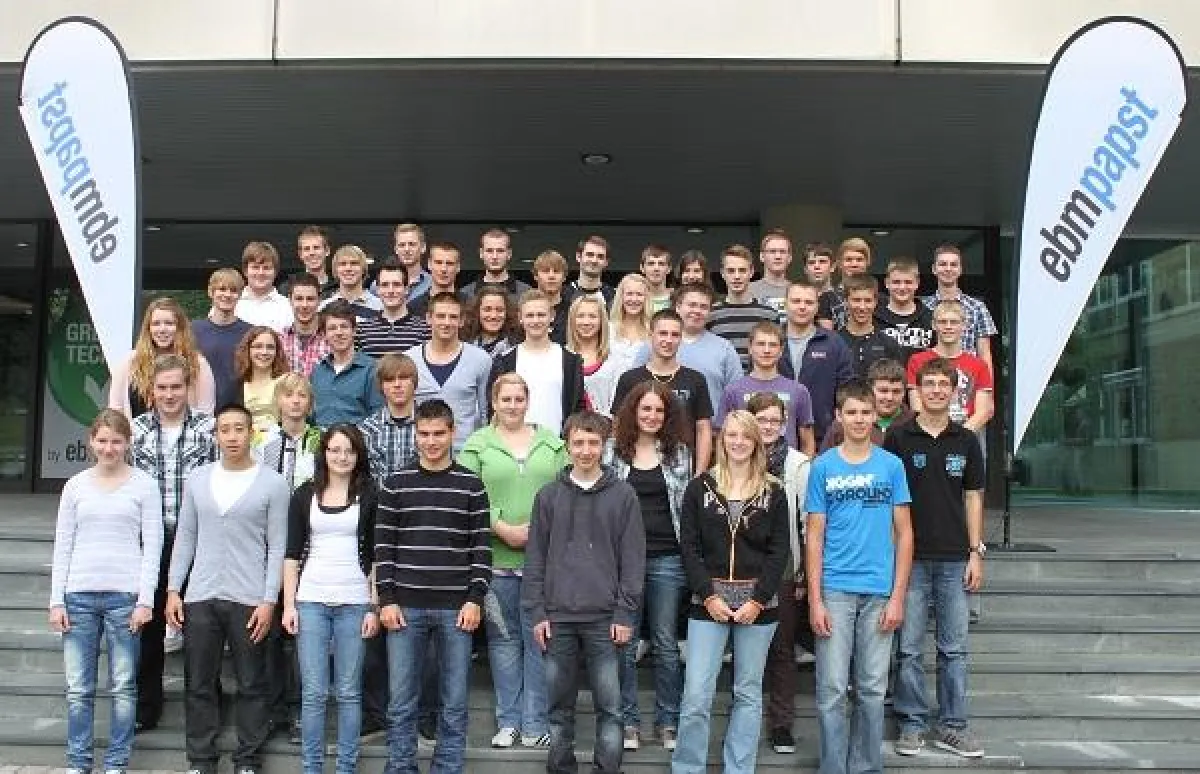 ebm-papst Ausbildungsstellen deutschlandweit um fast 25 Prozent erhöht: Hier die 48 neuen Auszubildenden und DH-Studenten aus Mulf