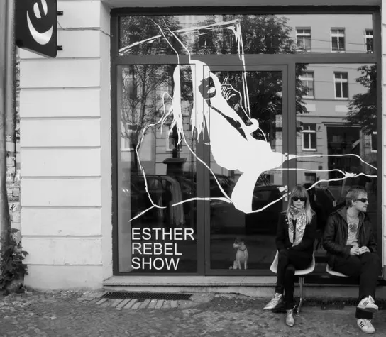 Esther Rebels Welt der Schönen und Reichen Bild: Esther Rebels Welt der Schönen und Reichen