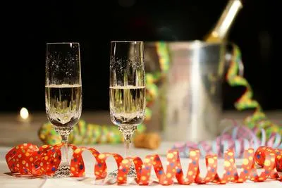 Bild: Figurprobleme und Unsicherheiten – Mit Kalorienbewusstsein zu mehr Selbstbewusstsein, auch auf Partys