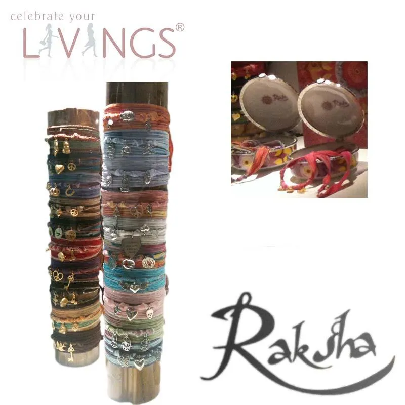 Mit ihrer durch die indische Kultur inspirierten Armband-Kollektion Raksha hat van Coseant kleine Glücksbringer geschaffen!