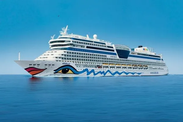 Bild: Sonnenliegen für AIDAsol: Endspurt für das neue Kreuzfahrtschiff in Emden