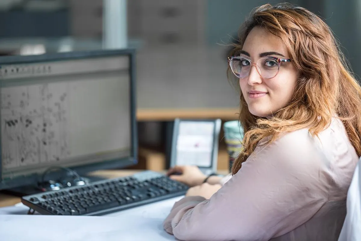 Die ersten Ingenieurinnen und Ingenieure haben die Arbeit im neuen Entwicklungsbüro von DRÄXLMAIER.