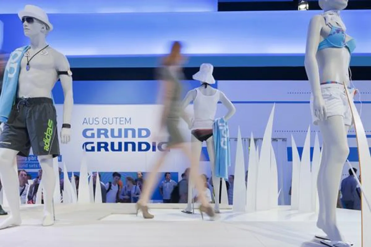 D'art Design gestaltete ein spektakuläres Catwalk-Design für Grundig auf der IFA 2011. Foto: Tobias Wille Photographie