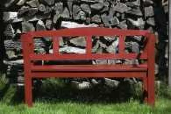 Bild: Natürlich bunt - Holz-Lacke und -Lasuren für Holzmöbel von AURO