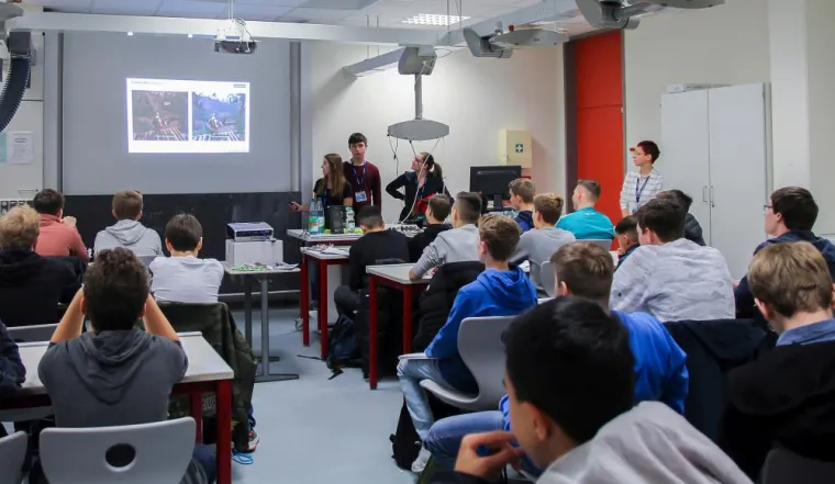 Bild: Controlware auf der Ausbildungsmesse der Weibelfeldschule in Dreieich bei Frankfurt/Main